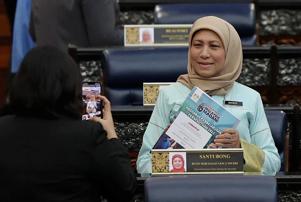 BAJET 2023 JAGA KESEJAHTERAAN KANAK-KANAK DAN PERKASAKAN KERJAYA WANITA
