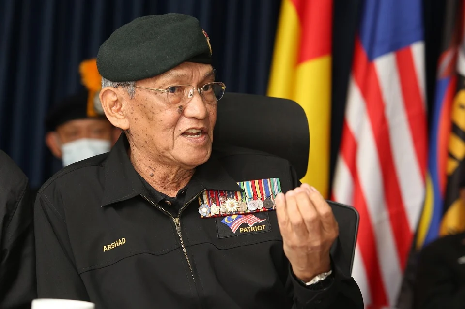 TOLAK MEREKA YANG CUBA BANGKIT SENTIMEN PERISTIWA 13 MEI