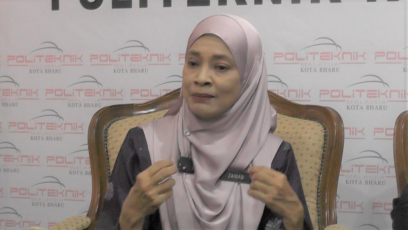 PELAJAR BERKEPERLUAN KHAS TONJOL BAKAT TERPENDAM