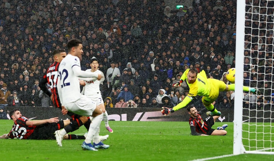 spurs1124a_1704069924