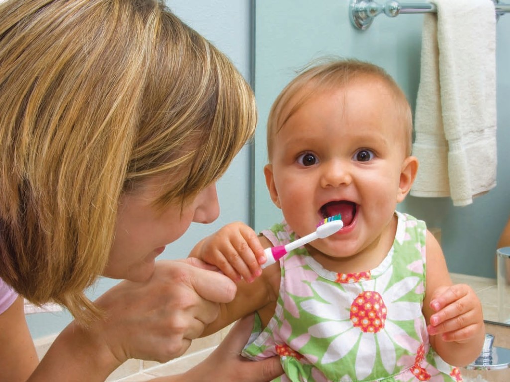 Brushing-Baby-Teeth-1024x768