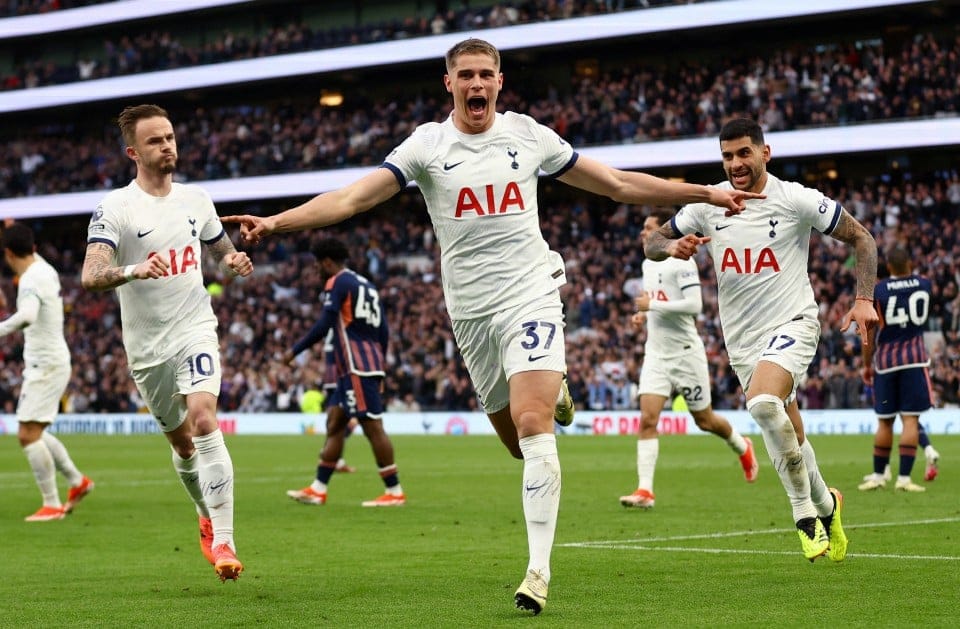 spurs8424a_1712532917