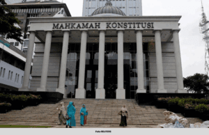 MAHKAMAH INDONESIA LARANG KERAJAAN, SYARIKAT BUAT ADUAN FITNAH