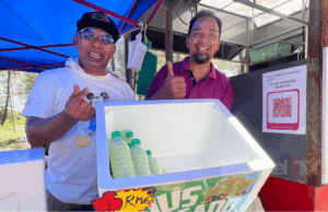 DUA BERADIK JUAL JUS AVOCADO RAIH PENDAPATAN DI PANTAI IMPIAN KEMASIN
