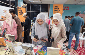 1 JUTA BUKU SEMPENA JUALAN BUKU TERBESAR DI DUNIA DI KELANTAN