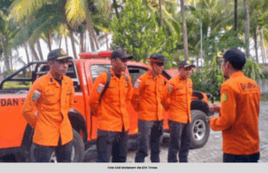 RENNIE TERJATUH KE JURANG SEDALAM 100 METER, TENTERA DAN POLIS INDONESIA SERTAI SAR