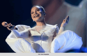 ROSSA RAI SITI DALAM KONSERT