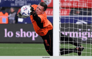 SZCZESNY SAMBUNG KONTRAK BERSAMA BARCA