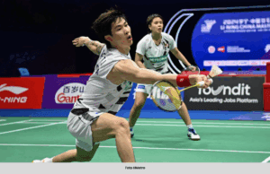 TANG JIE-EE WEI LANGKAH KANAN TERBUKA CHINA