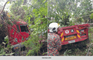 LORI BALAK TERBABAS JATUH GAUNG