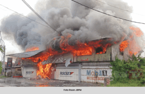 KEDAI BATERI DI KOTA BHARU TERBAKAR