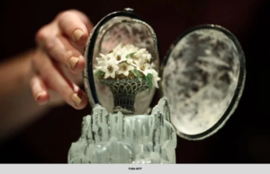 TELUR MUSIM SEJUK, KARYA UNIK FABERGE DIJANGKA PECAH REKOD JUALAN DI LONDON