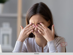 TABIAT GOSOK MATA BERI KESAN BURUK