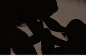 NENEK 90 TAHUN DIROGOL BERGILIR-GILIR 4 LELAKI BERTOPENG