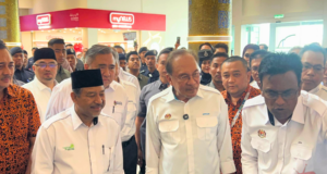 PM TURUN PADANG, TUMPU PROJEK BERKEPENTINGAN RAKYAT