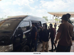 10 INDIVIDU DITAHAN TERMASUK PEGAWAI KANAN IMIGRESEN DI BUKIT KAYU HITAM