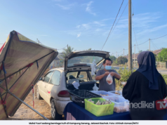 GERAI KUIH JADI TUMPUAN PENDUDUK, ANGGOTA BOMBA