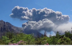 GUNUNG BERAPI SAKURAJIMA MELETUS KALI KEDUA DALAM TEMPOH EMPAT BULAN