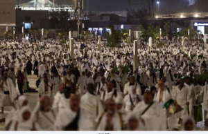 JEMAAH HAJI MULA BERKUMPUL DI MUZDALIFAH, BERSIAP UNTUK MELONTAR JAMRAH