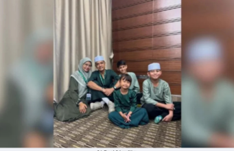 TOMOK SEKELUARGA BAKAL TUNAI HAJI TAHUN INI