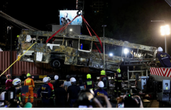 8 MAUT, LEBIH 30 CEDERA, BAS TERBAKAR DIREMPUH KERETA API KARGO