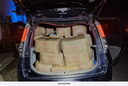 DUA LELAKI DITAHAN BAWA LEBIH SATU TAN MINYAK MASAK BERSUBSIDI
