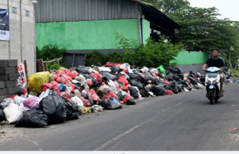 KRISIS SAMPAH ‘HANTUI’ BALI