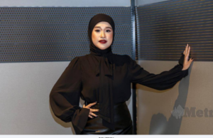 ERNIE ZAKRI SARAN CARI GURU VOKAL