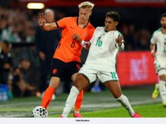 ALGERIA KEJUTKAN BELANDA DI ROTTERDAM