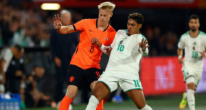 ALGERIA KEJUTKAN BELANDA DI ROTTERDAM