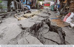 GEMPA FILIPINA: DASAR LAUT TERANGKAT DUA METER
