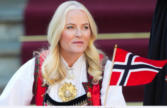 PUTERI MAHKOTA NORWAY METTE-MARIT TERIMA PARU-PARU BAHARU