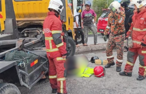DUA WANITA CEDERA MOTOSIKAL BERTEMBUNG LORI 5 TAN