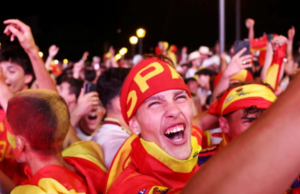 MADRID BERPESTA, LA ROJA HANYA SELANGKAH KE PUNCAK DUNIA