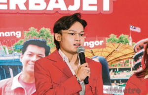 GOSIP BERCINTA DENGAN AZEVA, ZAKI YAMANI TEGASKAN HANYA KAWAN RAPAT