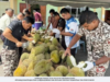 250 KAKITANGAN PENJARA PENOR NIKMATI SATU TAN DURIAN
