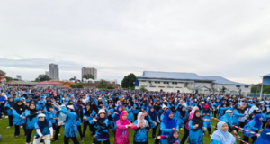 7,000 PESERTA MERIAHKAN FUN WALK ROBOTIK, SATUKAN GAYA HIDUP SIHAT DAN INOVASI DI SMK ZAINAB 1