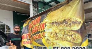 PENIAGA APAM BALIK KEKAL HARGA RM3 SEJAK 18 TAHUN DEMI PELANGGAN