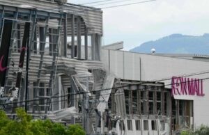 GEMPA JEPUN: PENYELAMAT BERLUMBA CARI MANGSA