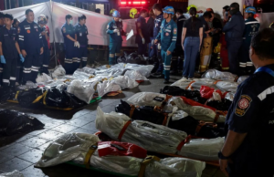 27 MAUT KEBAKARAN BAR DI BANGKOK