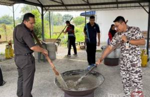 EMPAT KAWAH BUBUR ASYURA SATUKAN WARGA PENJARA PENOR