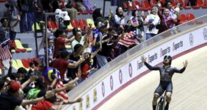 MISI TERAKHIR AZIZULHASNI BURU EMAS KOMANWEL BERMULA