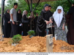 JENAZAH RAJA AZREEN SELAMAT DIKEBUMIKAN