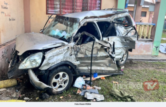 DUA WANITA WARGA INDONESIA MAUT, KERETA TERBABAS REMPUH PAGAR SEKOLAH
