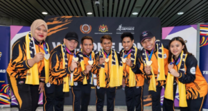 MOM SOKONG ANGKAT BERAT DIBERI RM1 JUTA SETAHUN