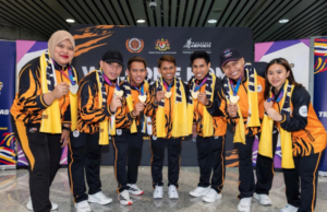 MOM SOKONG ANGKAT BERAT DIBERI RM1 JUTA SETAHUN
