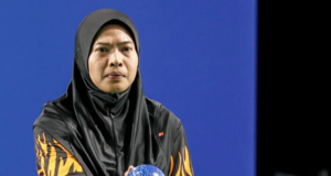 EMMA MOHON MAAF, JANJI BANGKIT SEMULA