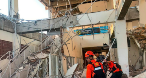 ANGKA KORBAN GEMPA BUMI FLORES TERUS MENINGKAT, BANTUAN DIGERAKKAN