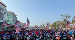 RIBUAN BELIA PELBAGAI KAUM KONVOI MOTOSIKAL KIBAR JALUR GEMILANG