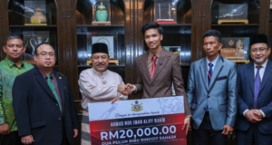 RM20,000 IRINGI KEJAYAAN ALIF RAKIB, JUARA DUNIA INTERIM MUAY THAI